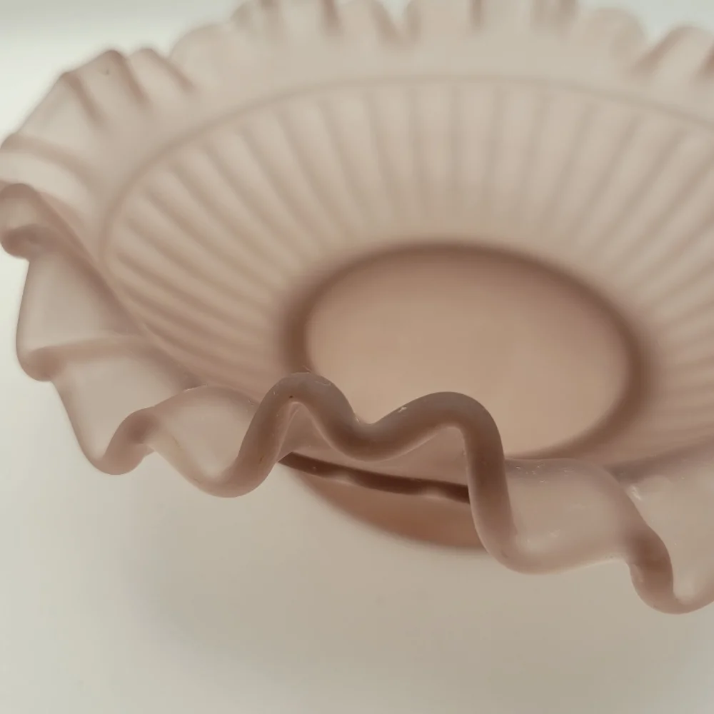 Vintage Amethyst Purple Satin Frosted Glass Bowl Candy Dish Ruffled Edges. - Picture 3 of 10